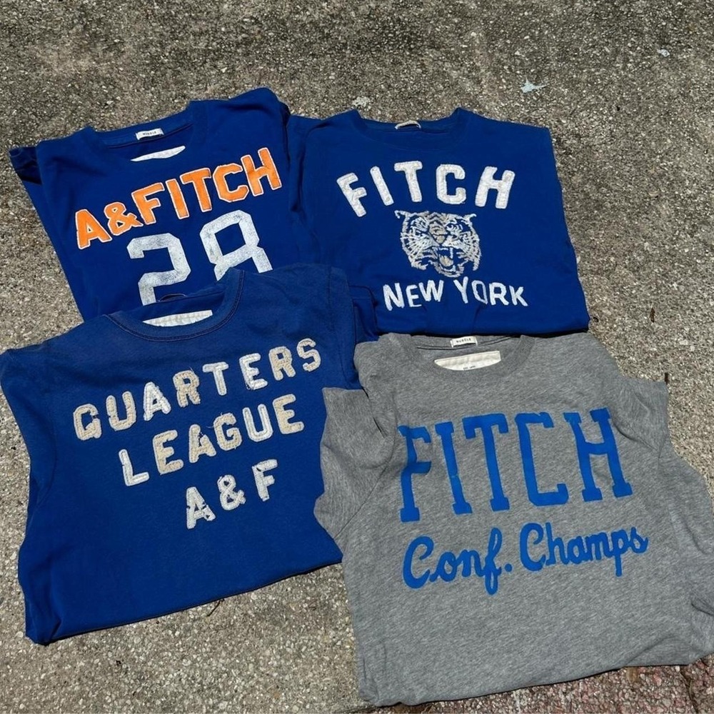 *SOLD* Abercrombie & Fitch blue and gray graphic puffy text t-shirt bundle Md